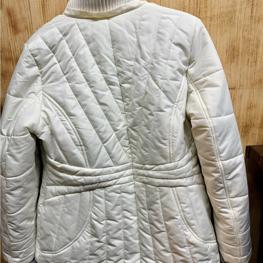 Women's Cream Puffer Jacket - Picture 4 of 5